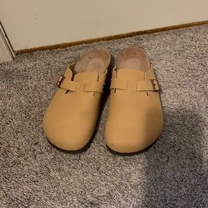 Tan Birkenstocks size 39 = US womens 9